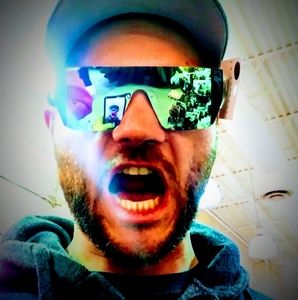 Meet your Posher, Delaney